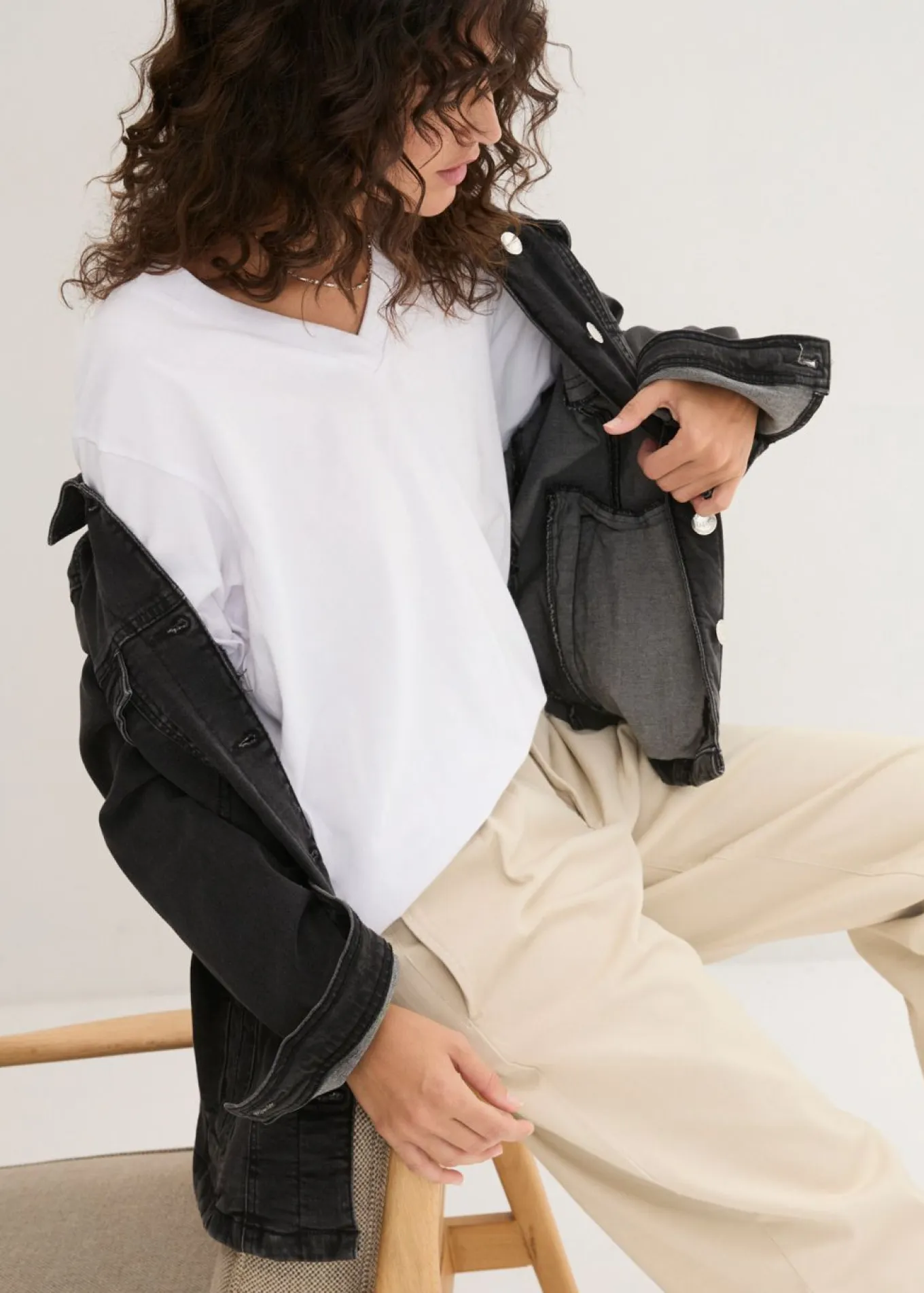 Camiseta larga ancha con cuello en V, manga corta (5 unidades)