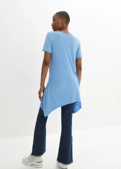 Camiseta larga con bajo irregular y estampado de mariposas