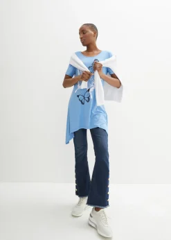 Camiseta larga con bajo irregular y estampado de mariposas