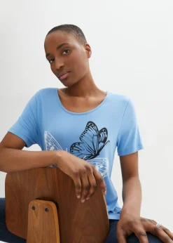 Camiseta larga con bajo irregular y estampado de mariposas