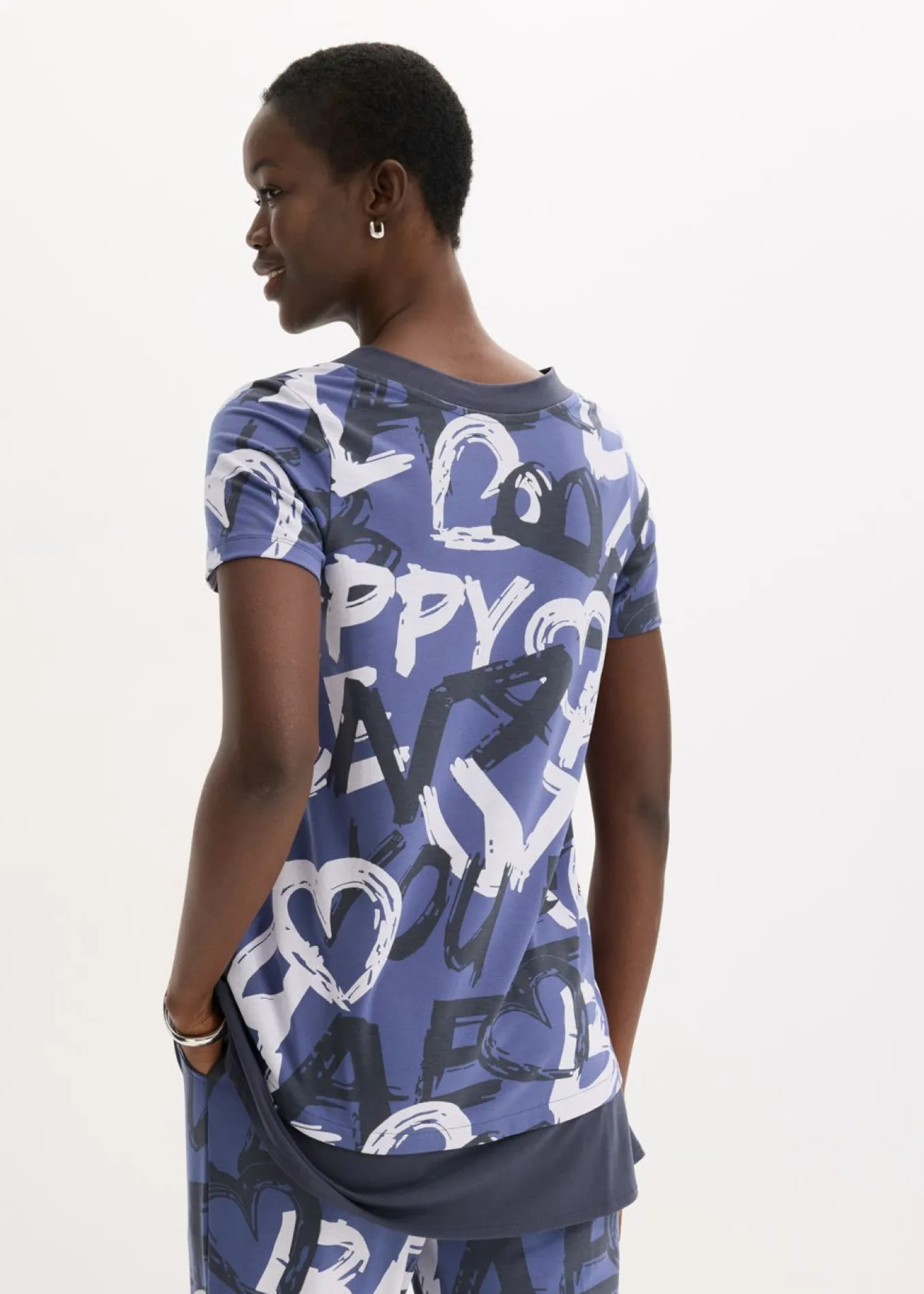 Camiseta larga con manga corta