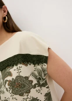 Camiseta oversize con cinta de encaje