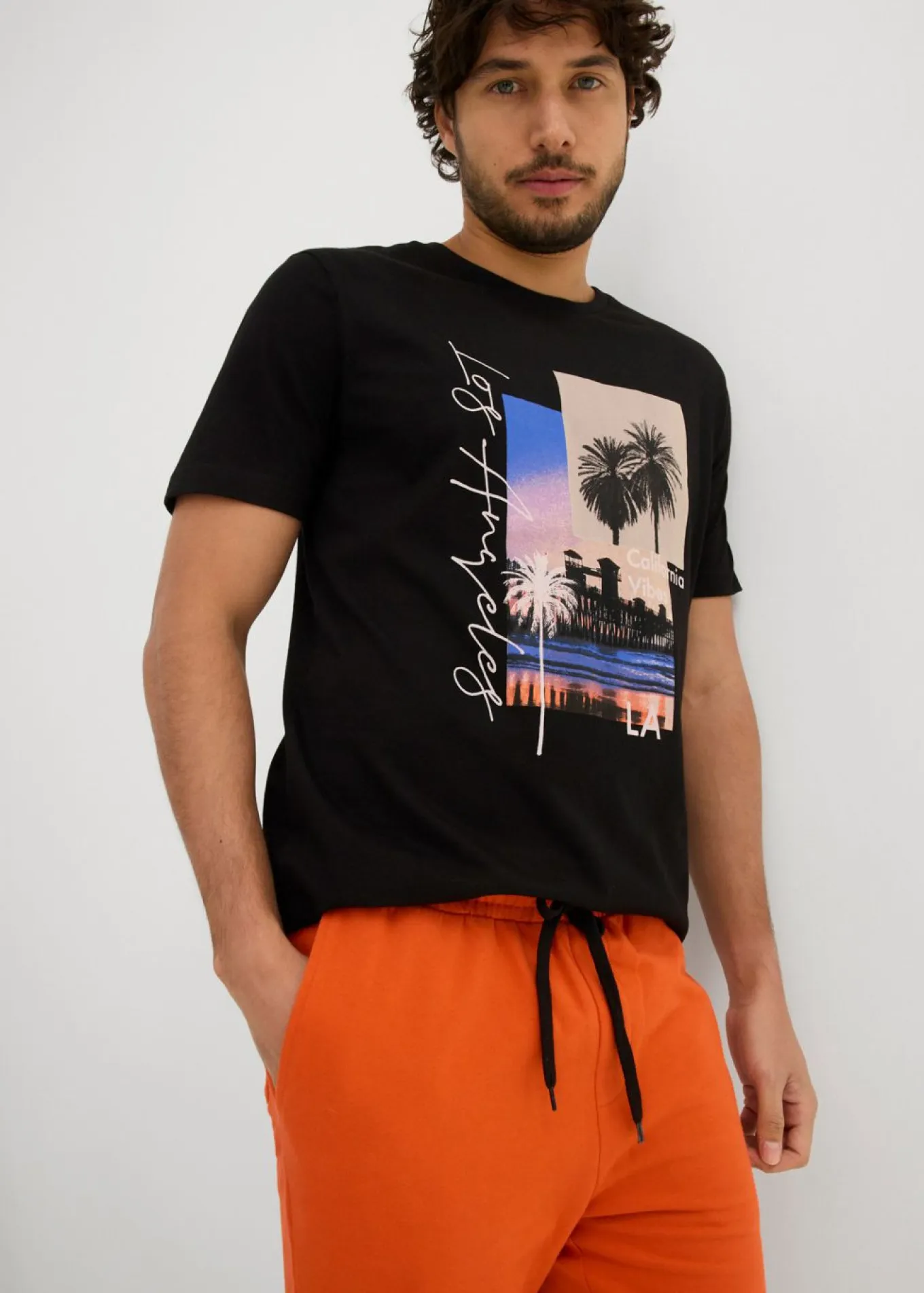 Camiseta y bermudas de chándal (2 piezas)