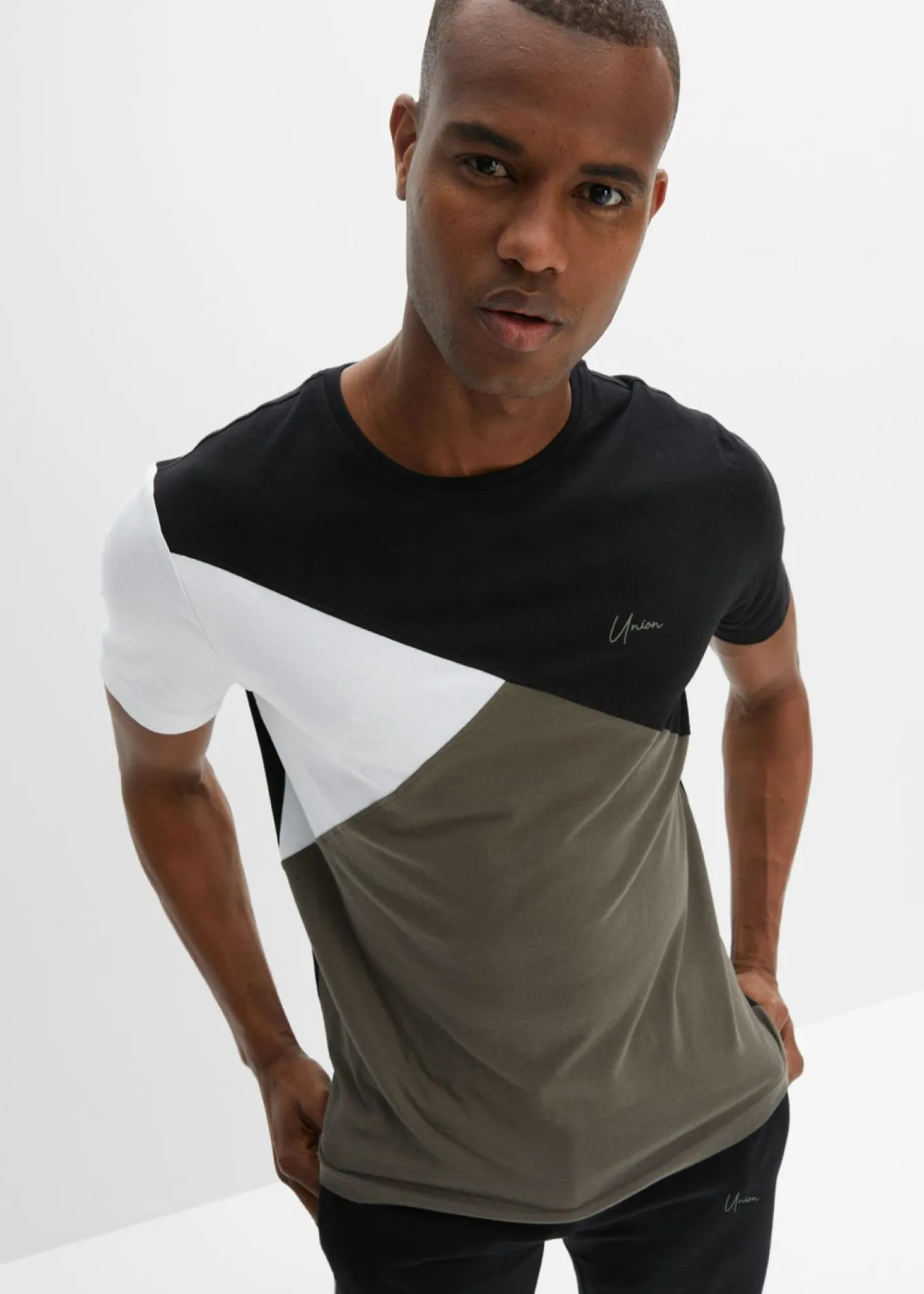 Camiseta y bermudas de chándal (2 piezas)