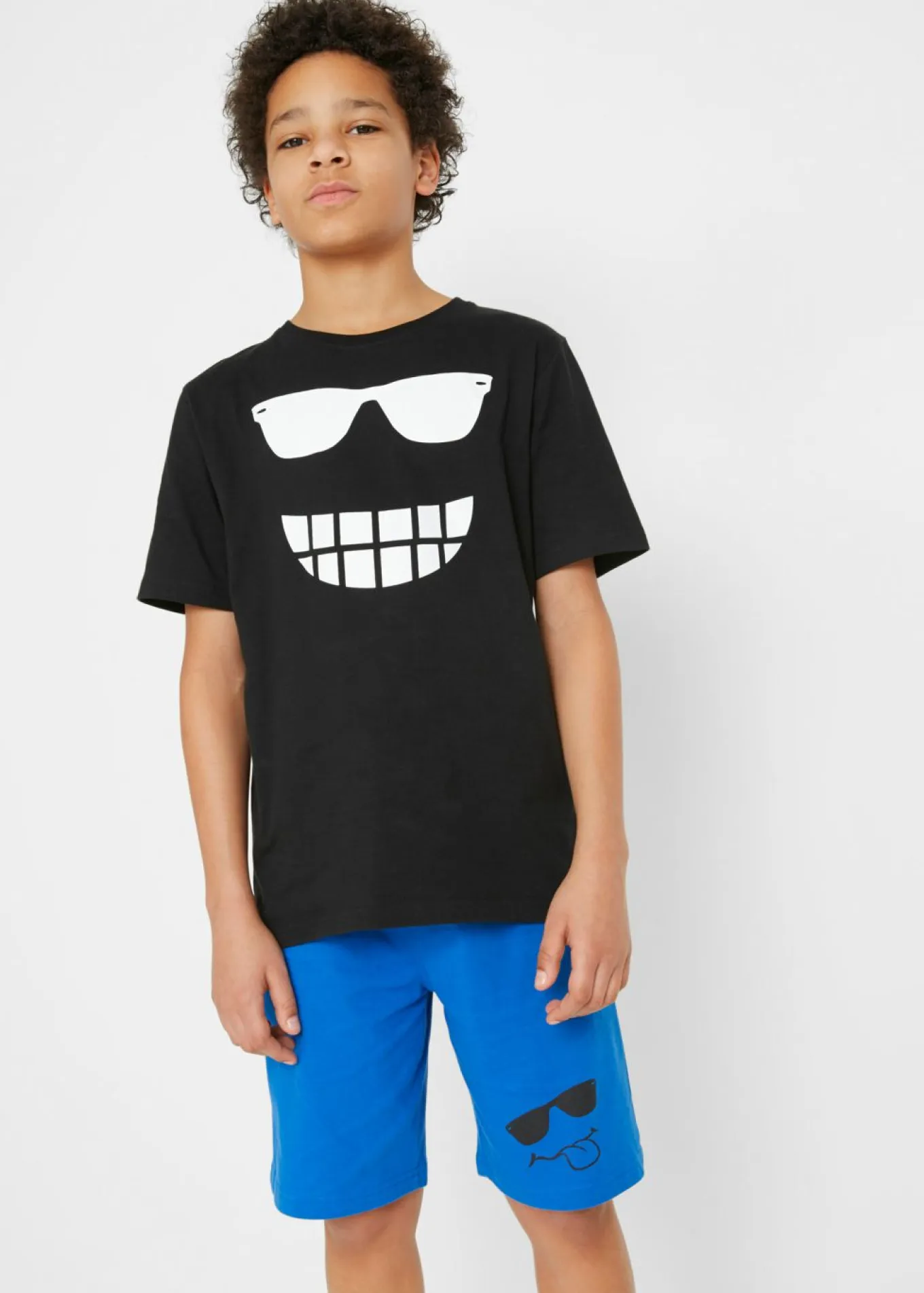 Camiseta y pantalón corto (2 piezas)