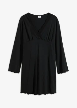 Camisón con encaje delicado