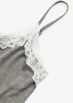 Camisón con tirantes finos
