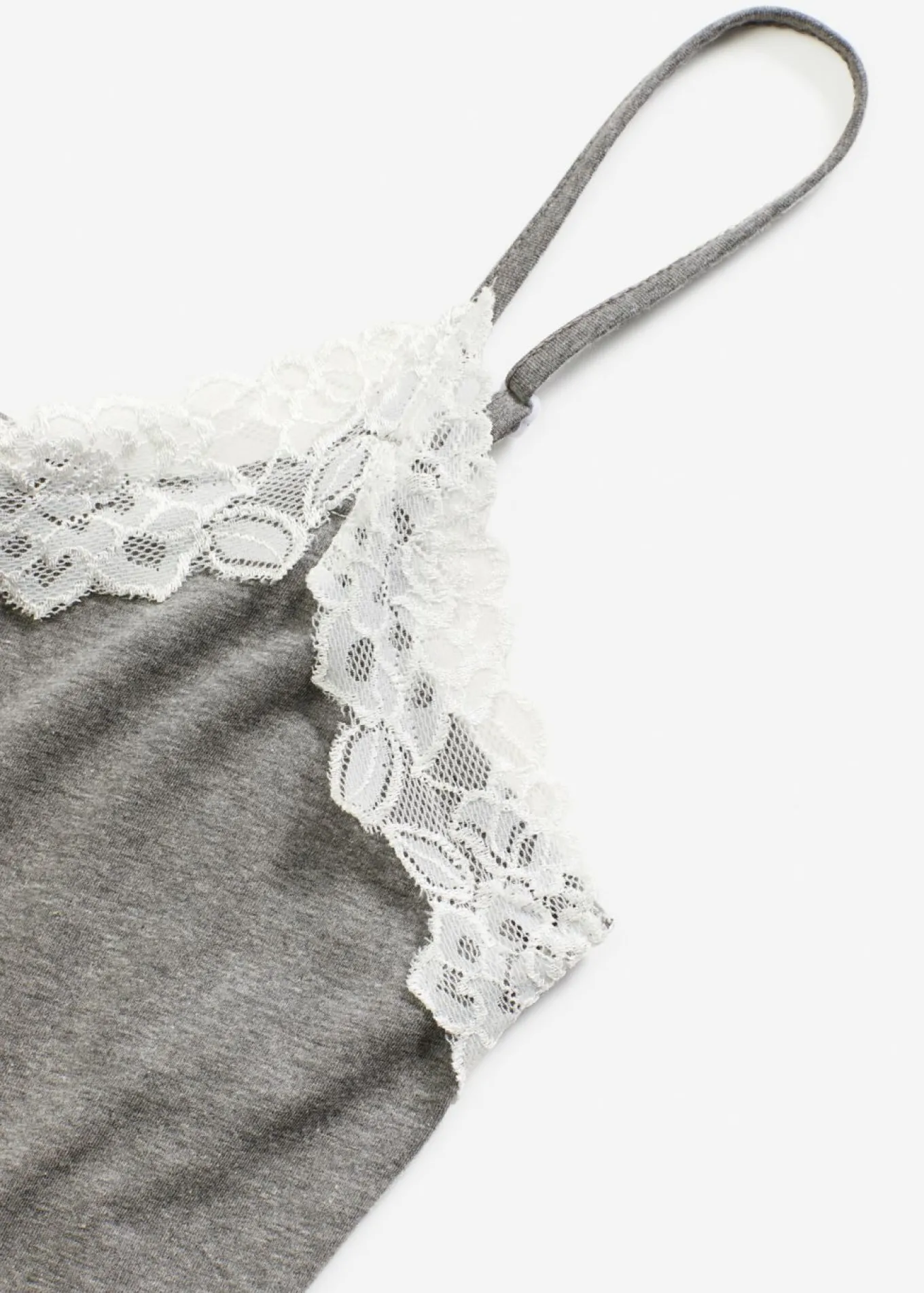Camisón con tirantes finos
