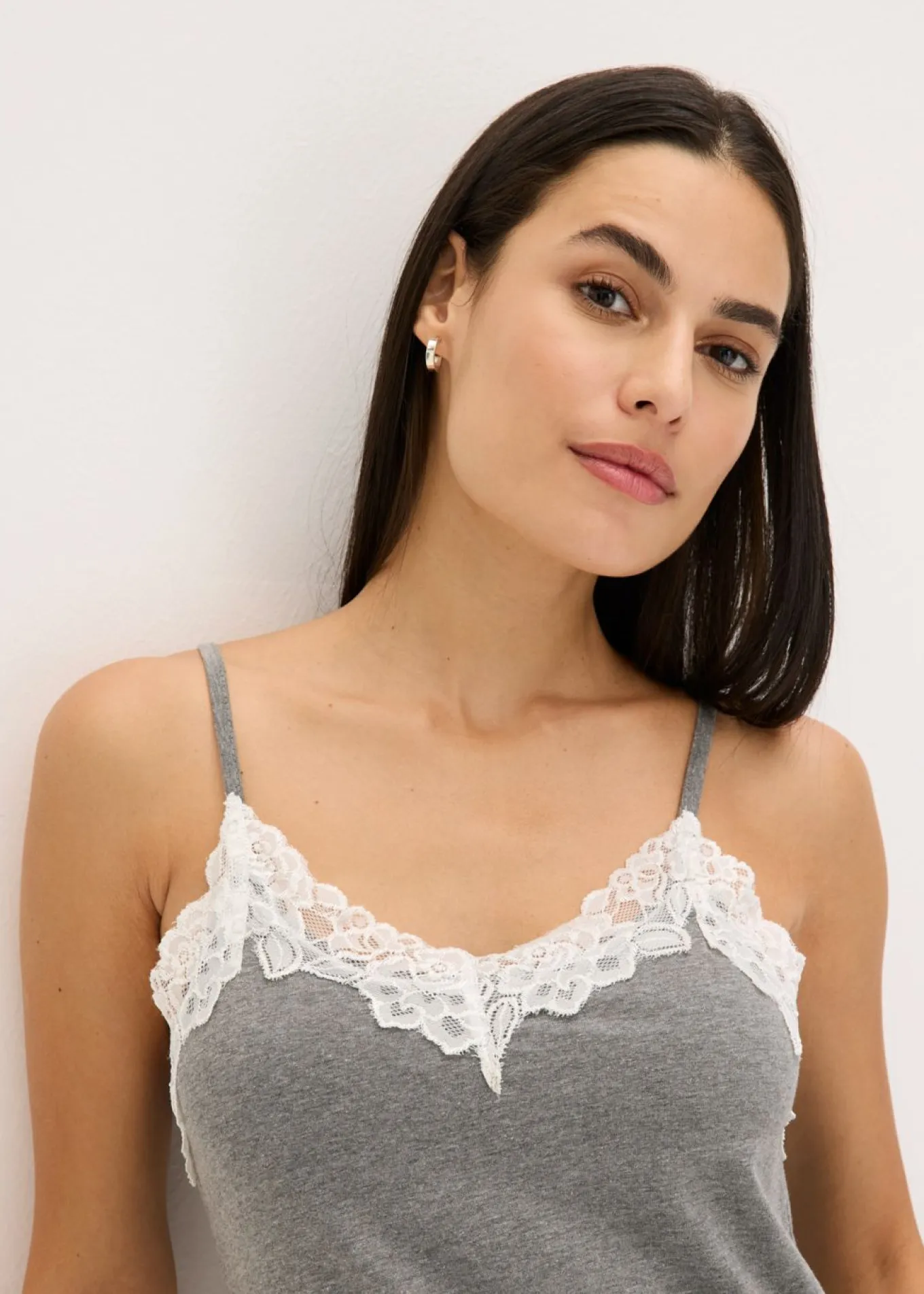 Camisón con tirantes finos