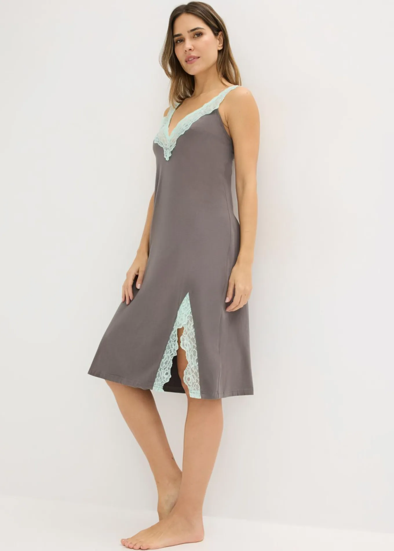 Camisón con viscosa y encaje