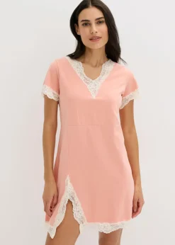 Camisón corto con un encaje delicado