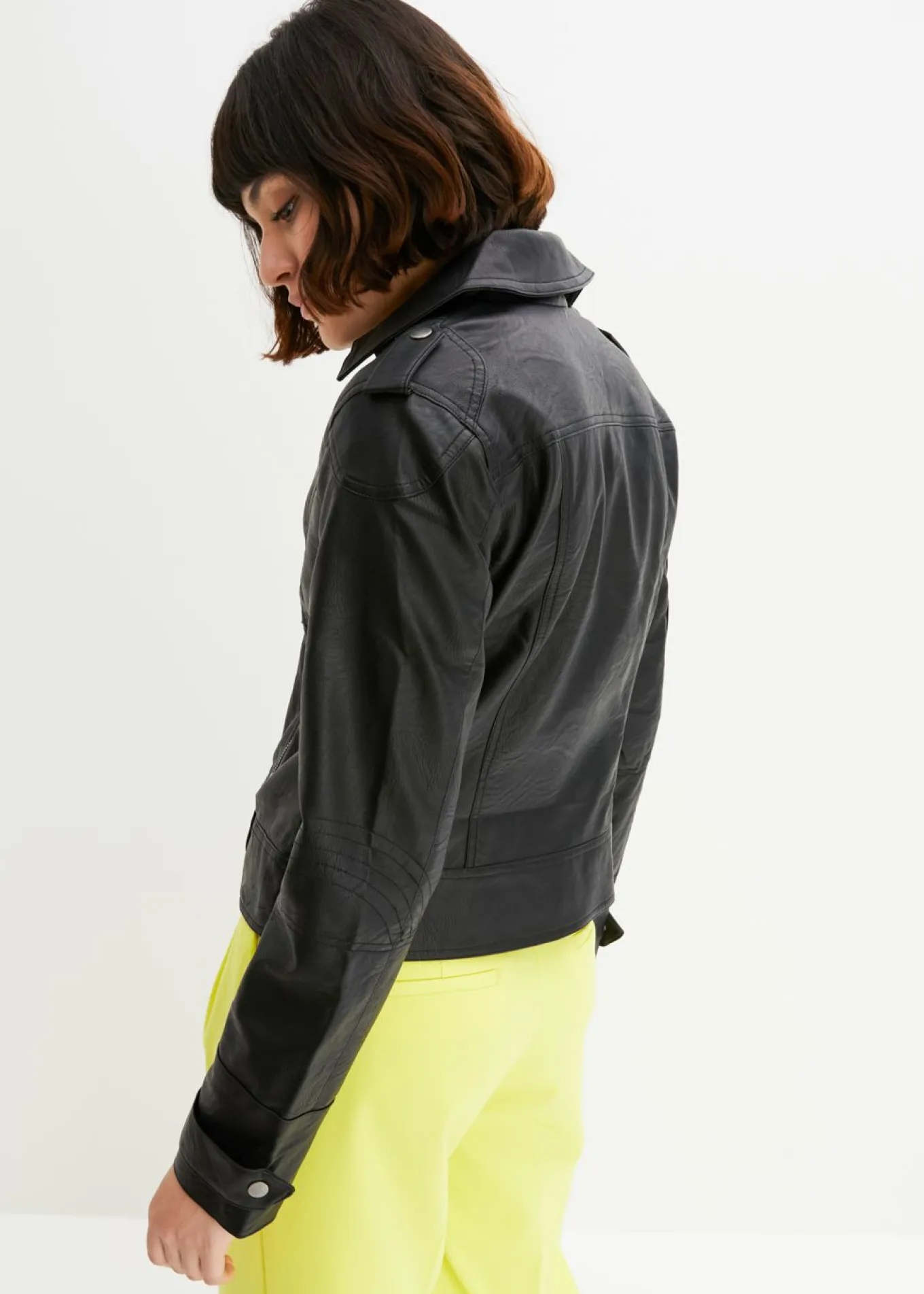 Cazadora de estilo biker