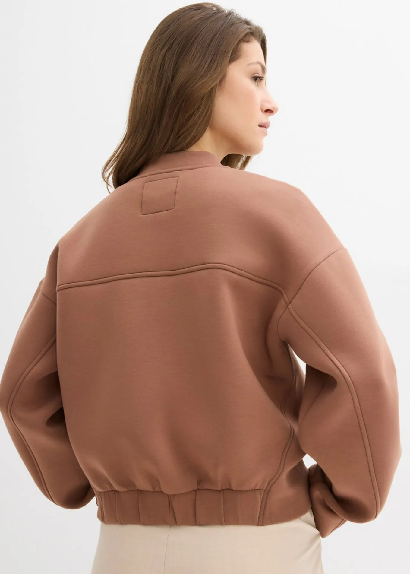 Cazadora de neopreno cómodo