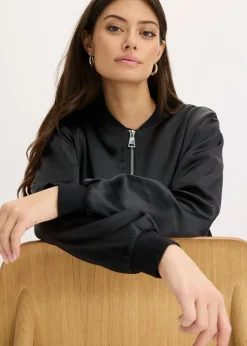 Cazadora de satén