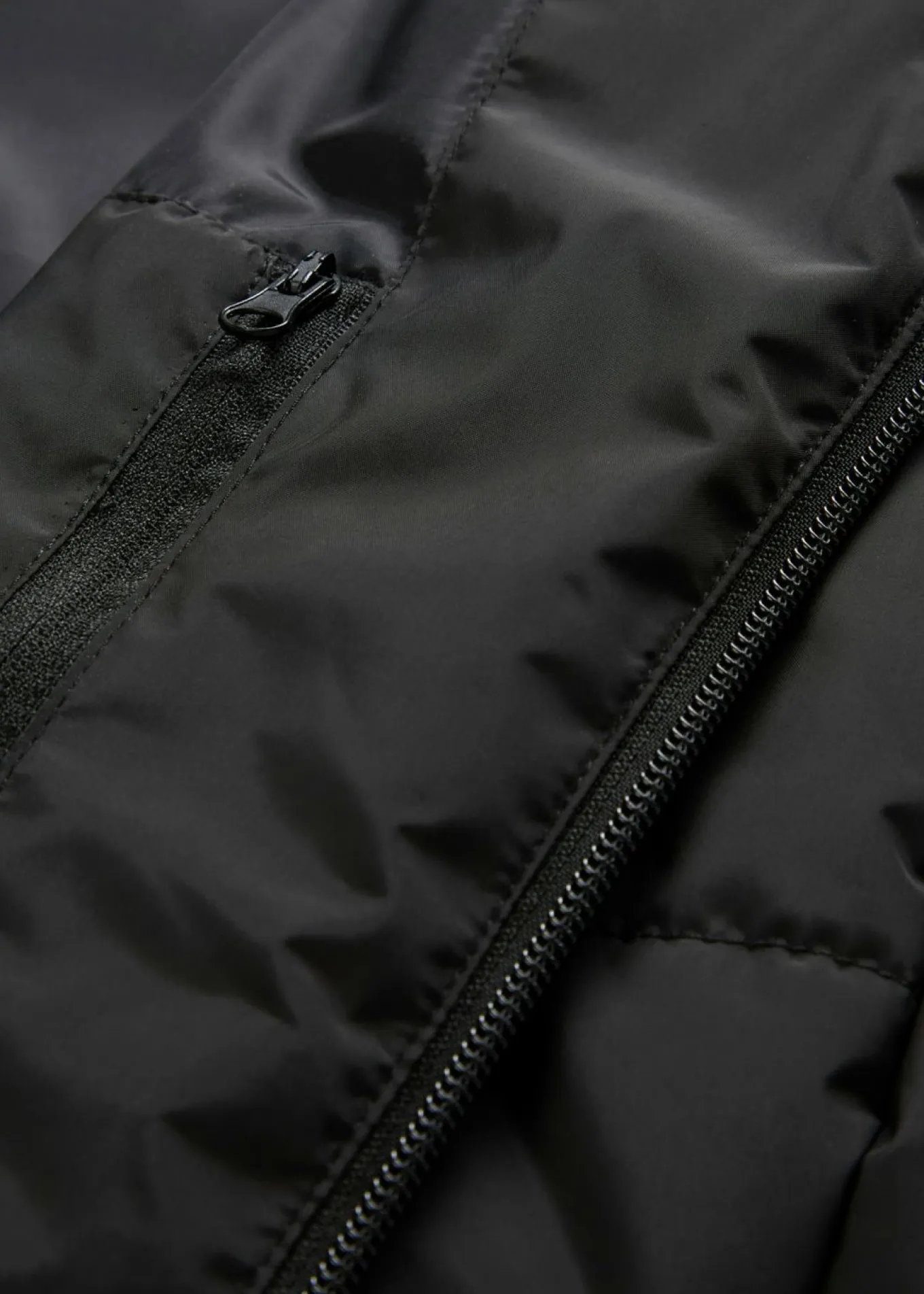 Chaqueta acolchada con capucha