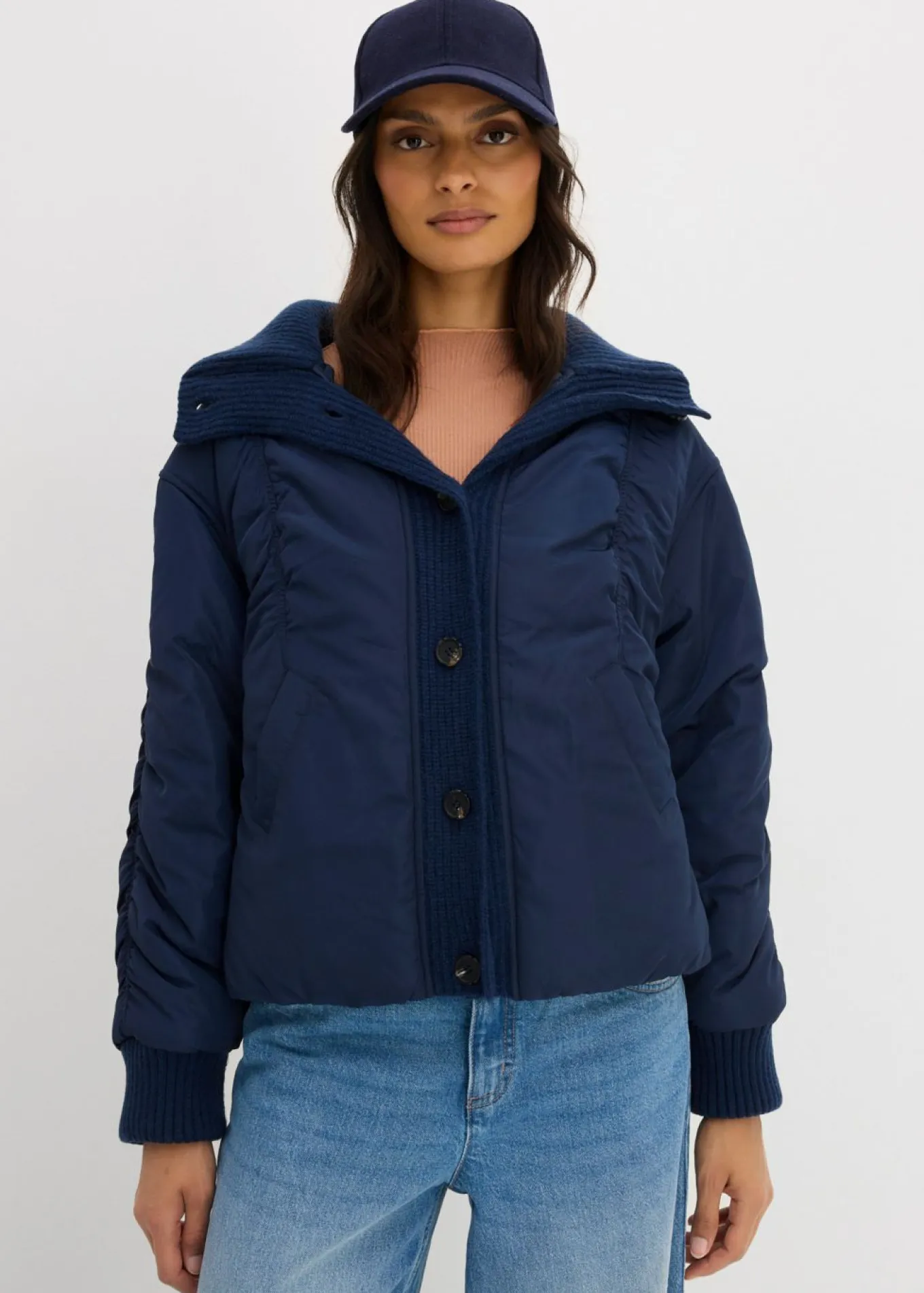 Chaqueta acolchada con puños de punto