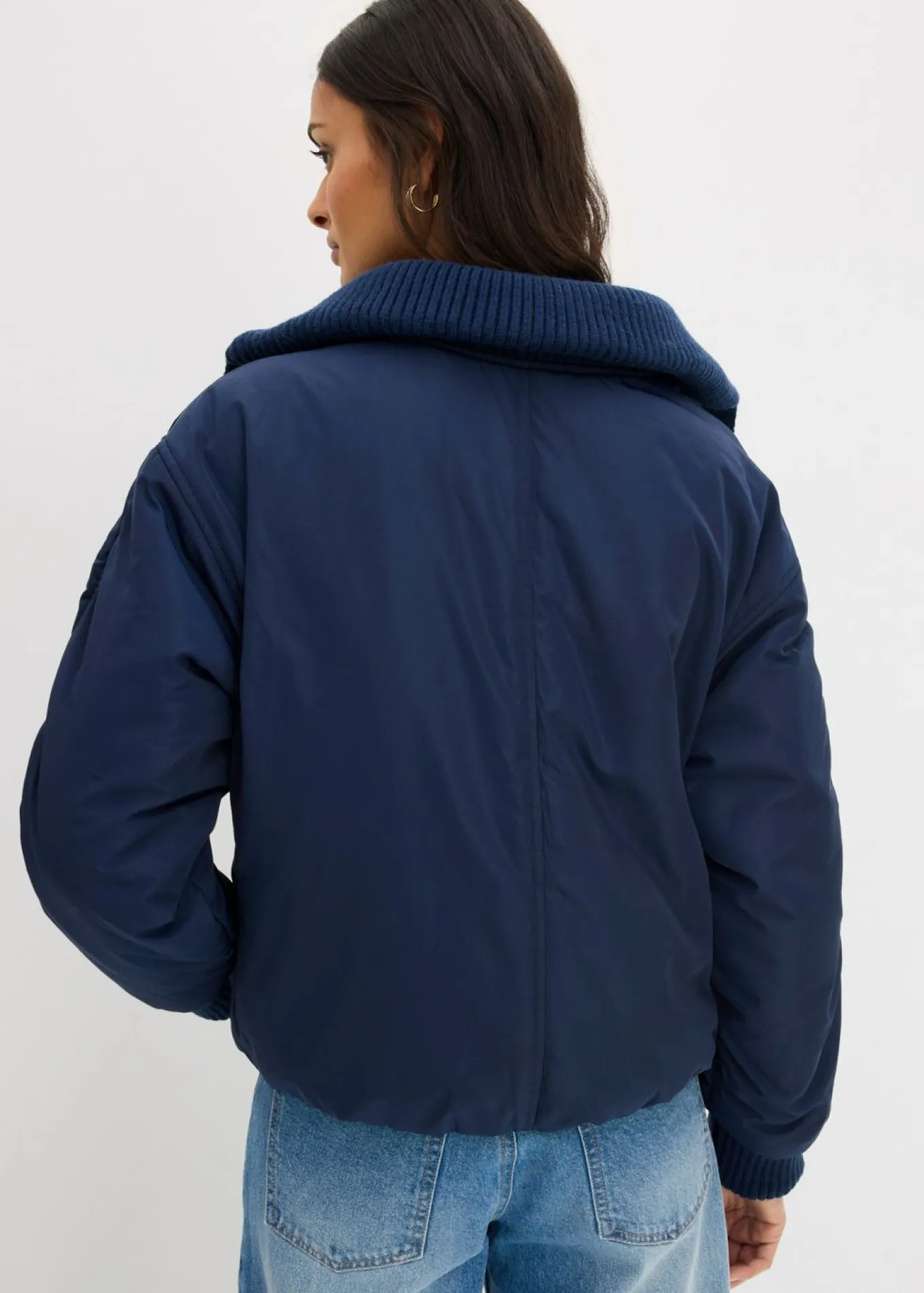 Chaqueta acolchada con puños de punto