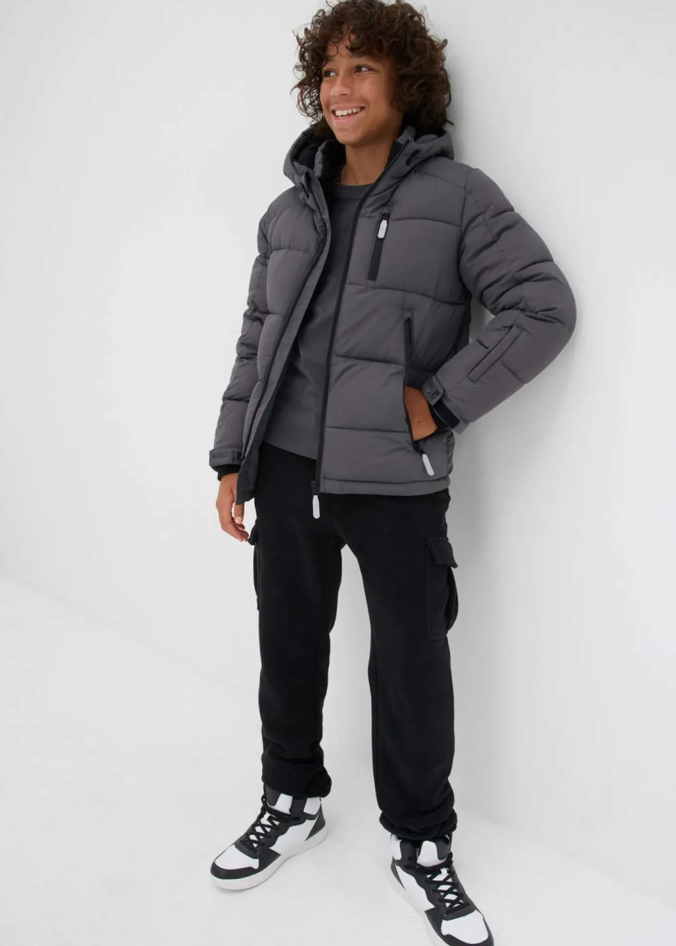Chaqueta acolchada de invierno con forro cálido y capucha