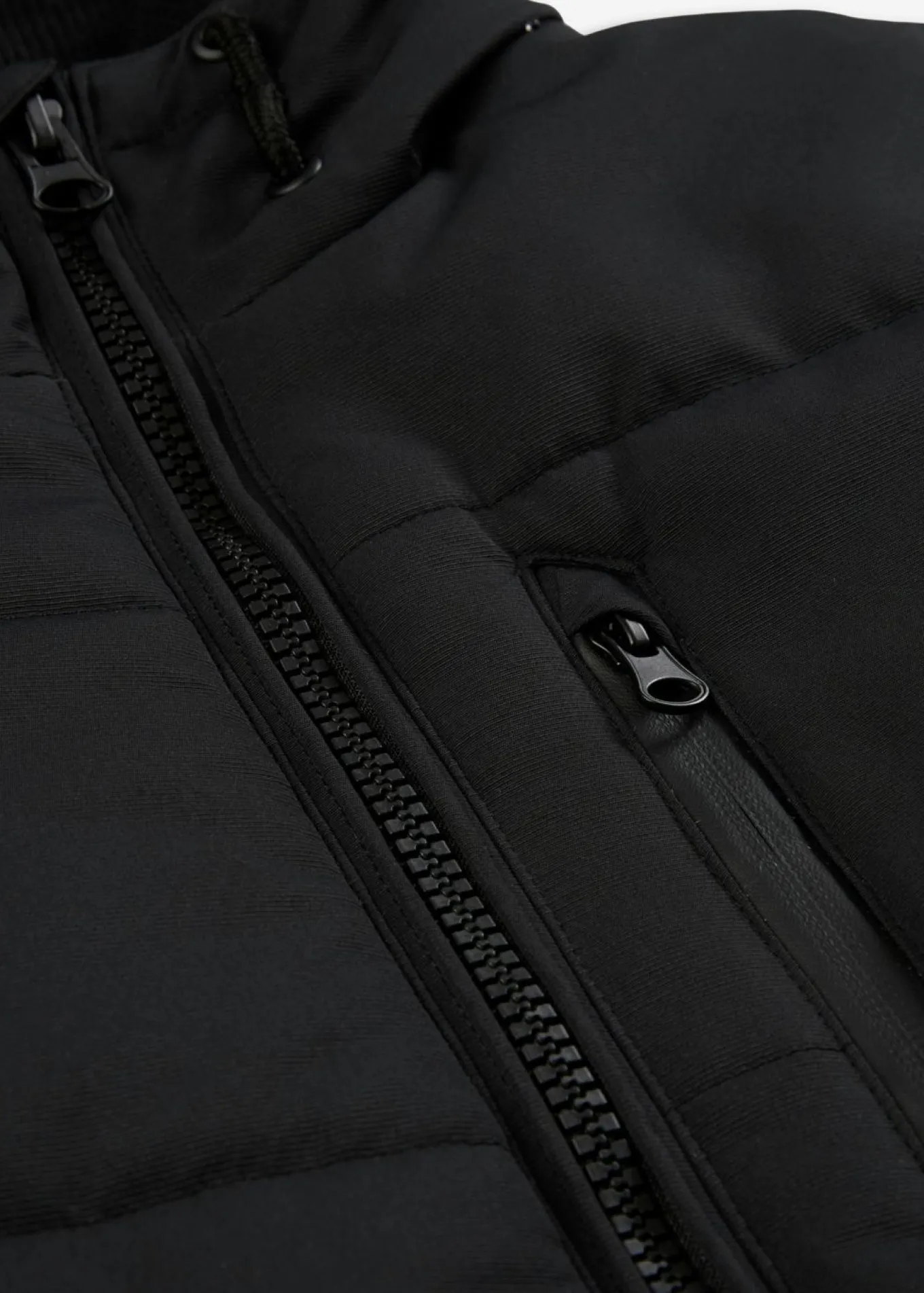 Chaqueta acolchada de invierno tipo cazadora con capucha