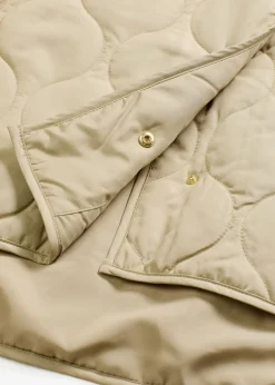 Chaqueta acolchada ultraligera con corte holgado