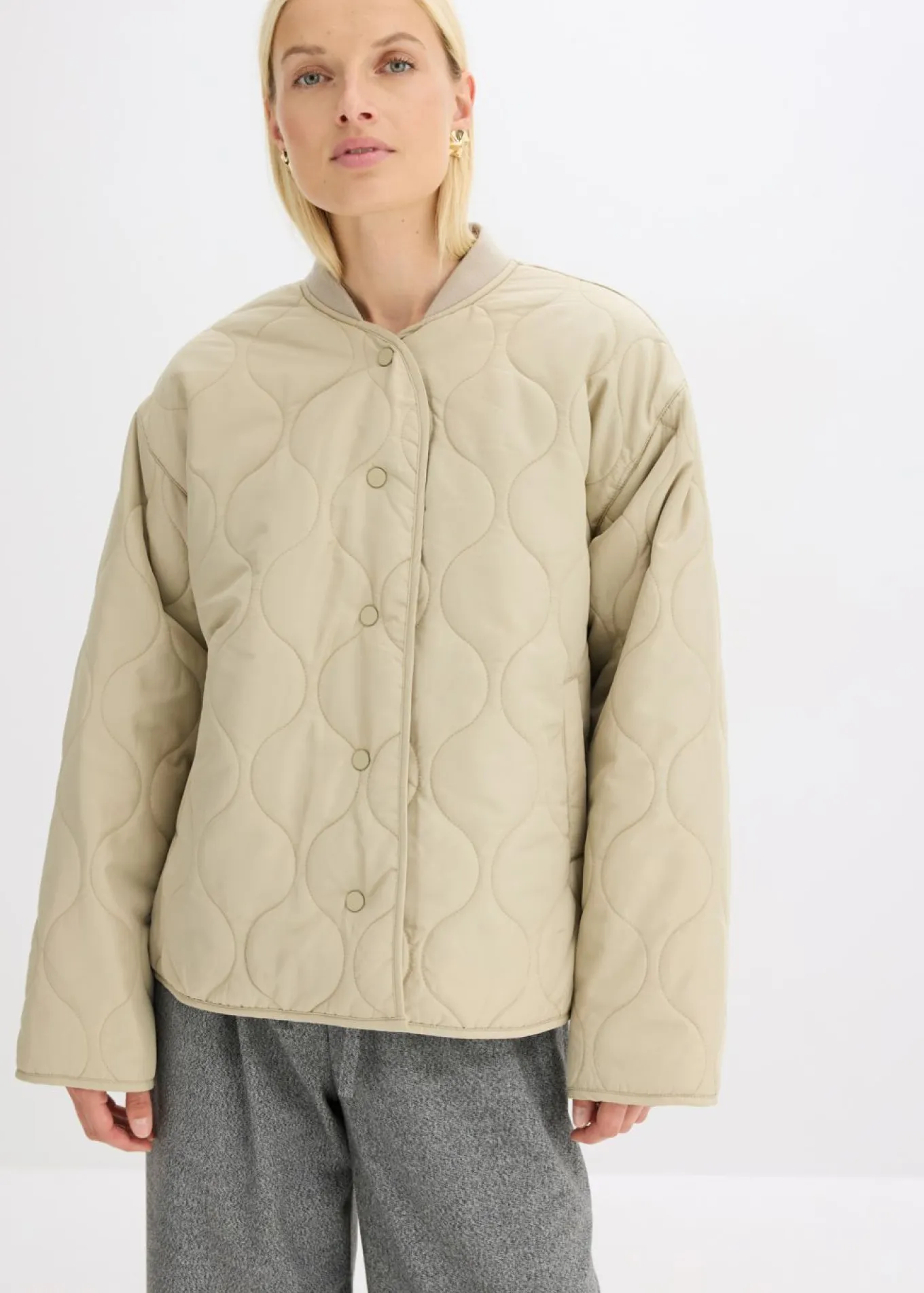 Chaqueta acolchada ultraligera con corte holgado