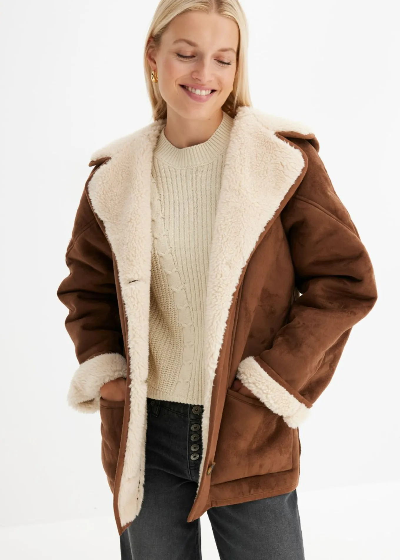 Chaqueta con capucha