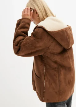 Chaqueta con capucha