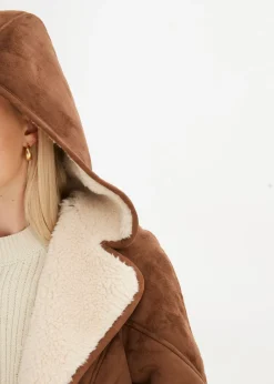 Chaqueta con capucha