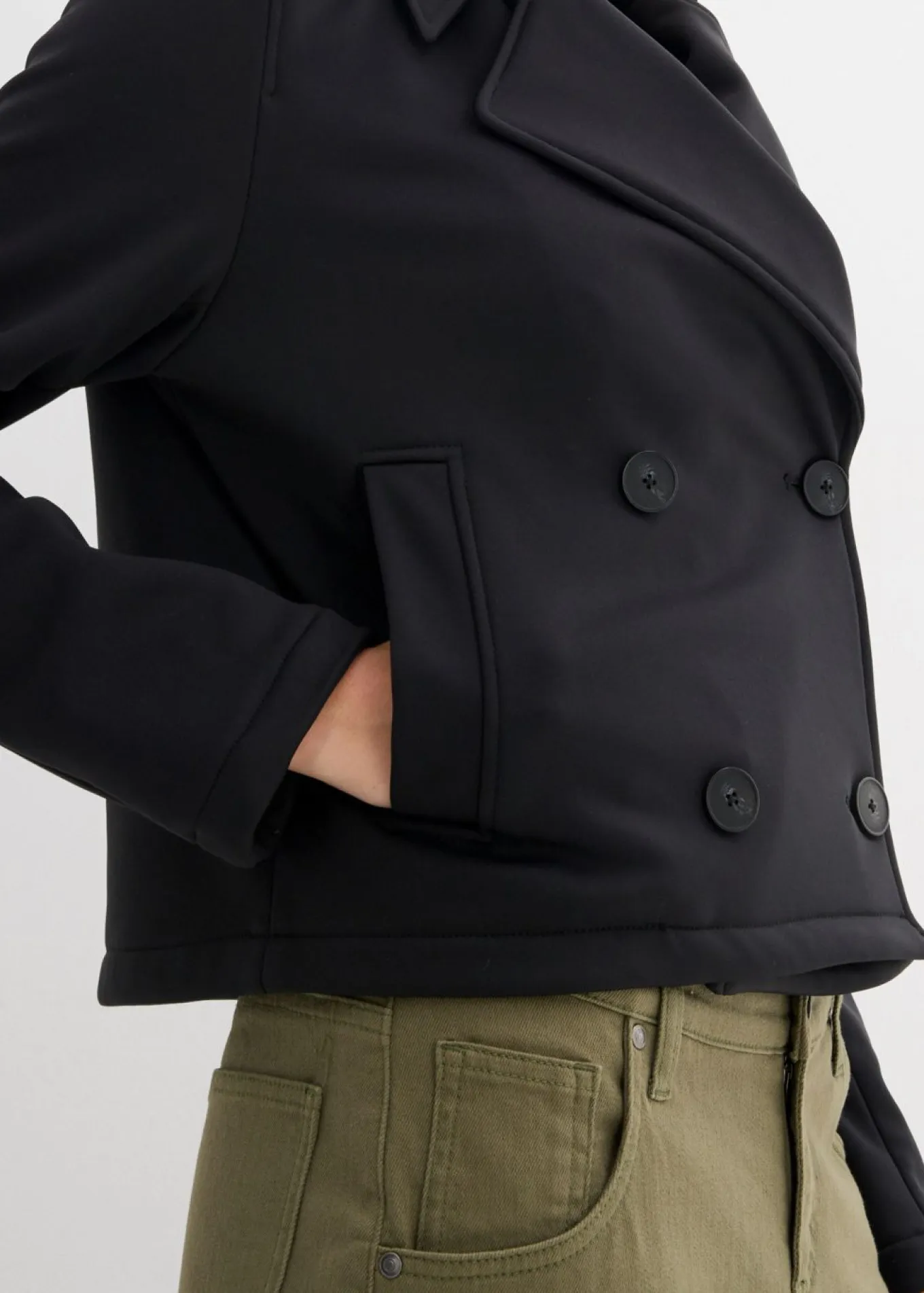 Chaqueta con capucha desmontable