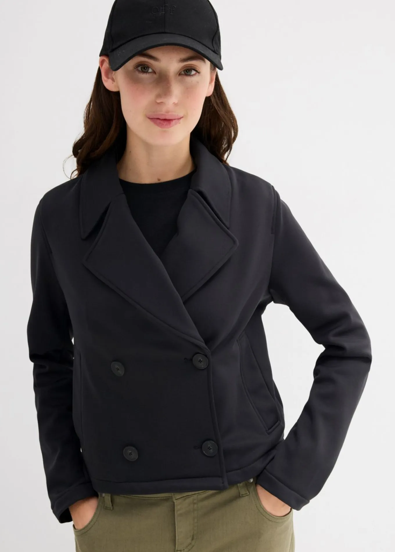 Chaqueta con capucha desmontable