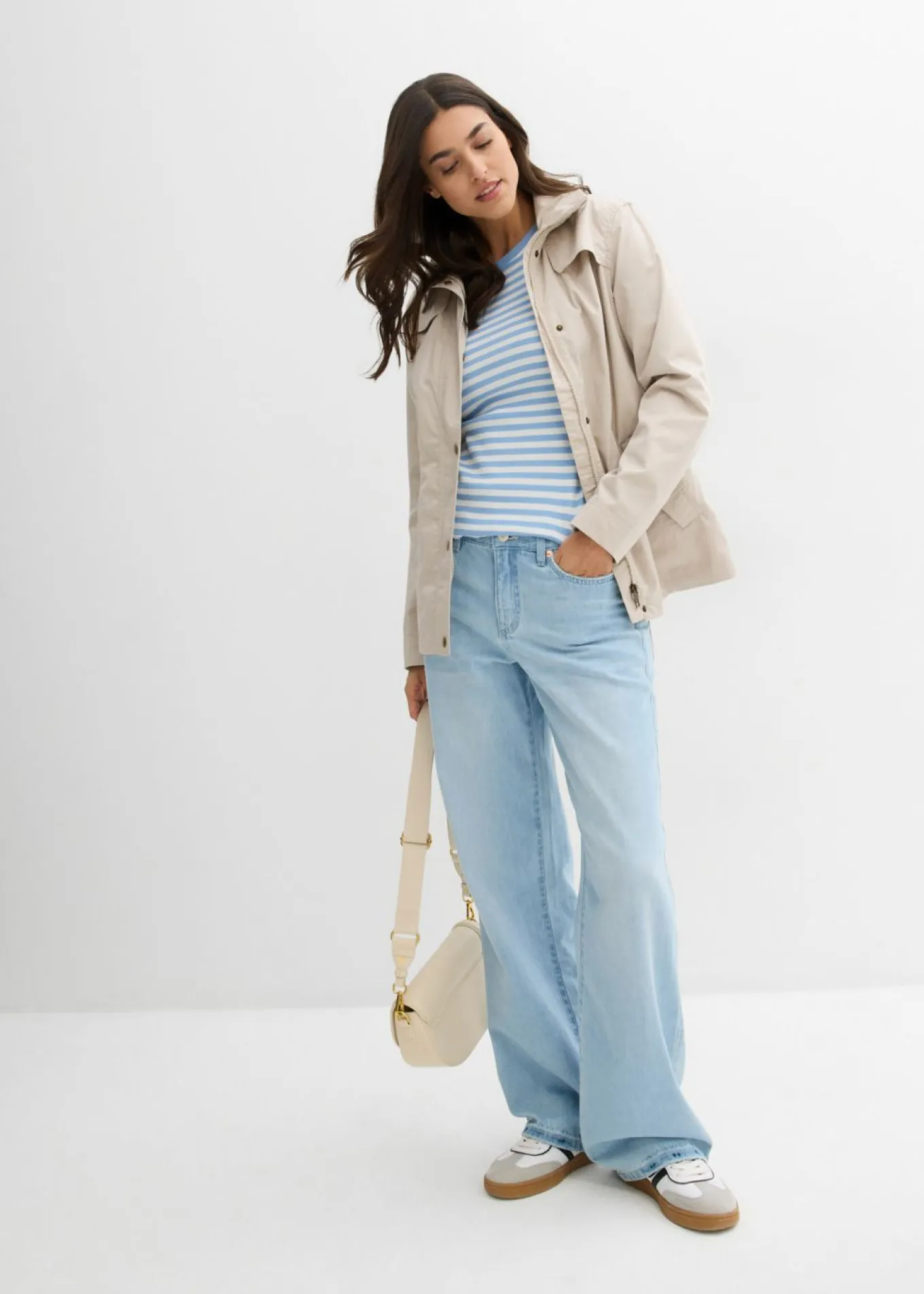 Chaqueta con cuello alto
