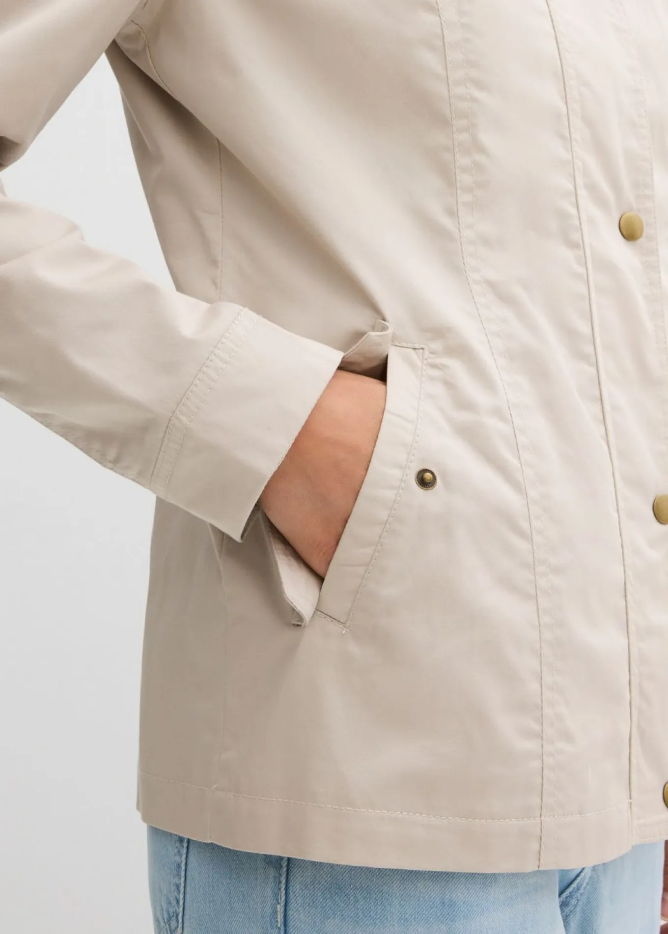 Chaqueta con cuello alto