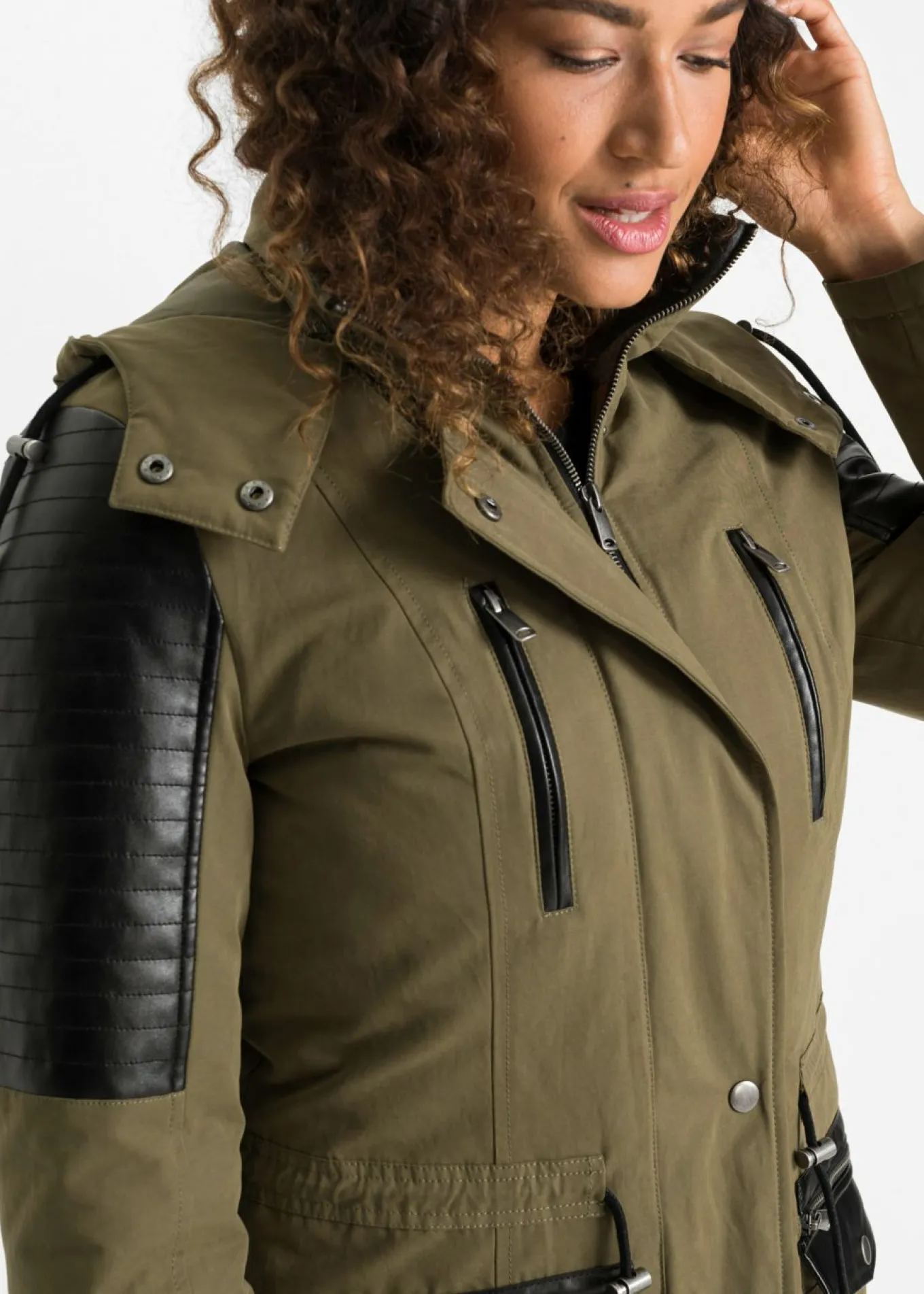 Chaqueta con insertos de piel sintética