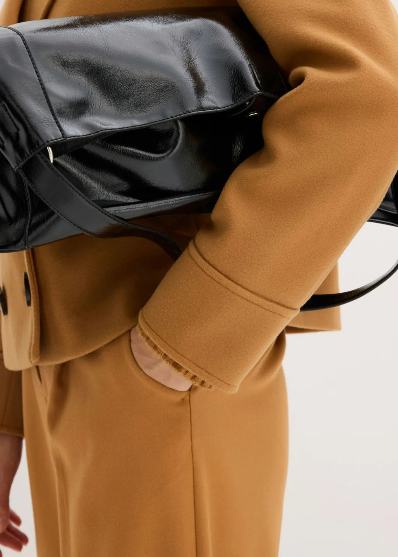 Chaqueta corta con aspecto de lana