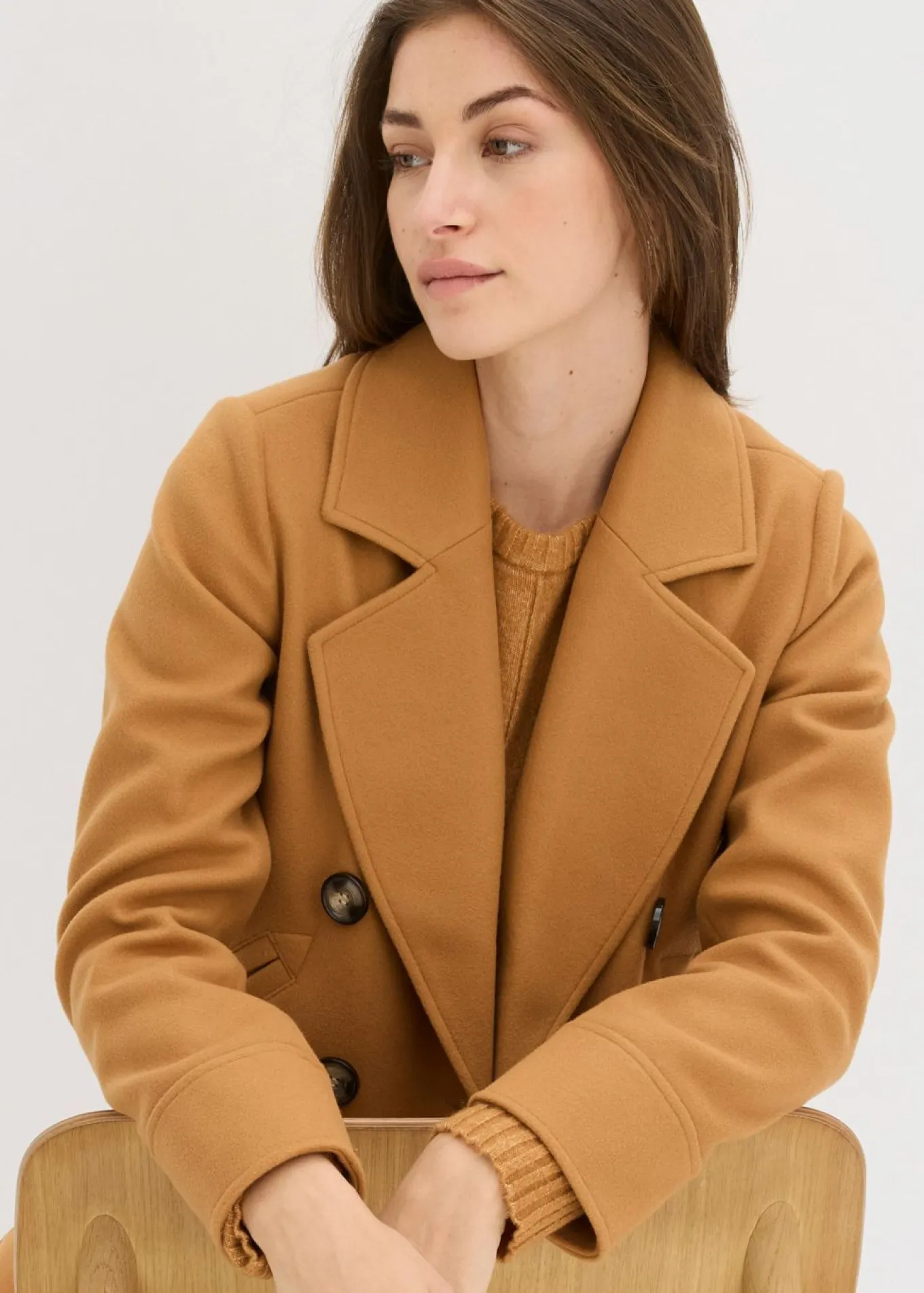 Chaqueta corta con aspecto de lana