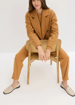 Chaqueta corta con aspecto de lana