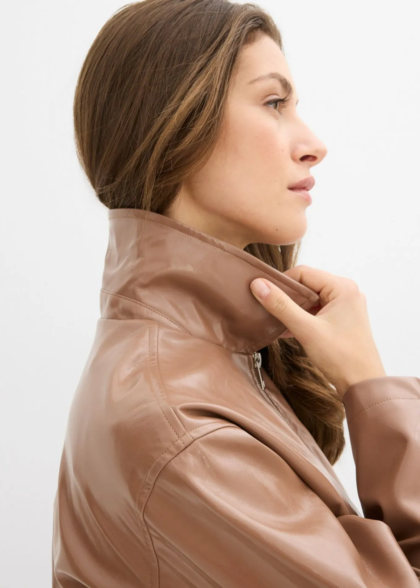 Chaqueta corta de piel sintética