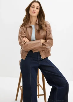 Chaqueta corta de piel sintética