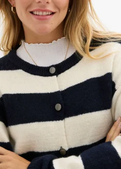 Chaqueta corta de punto fino