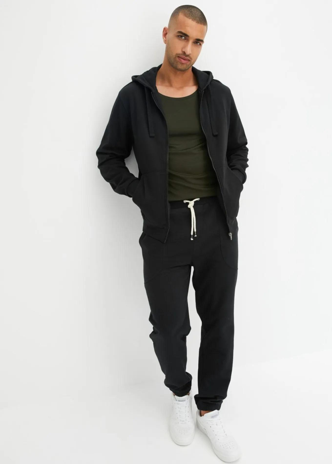 Chaqueta de chándal con capucha, regular fit