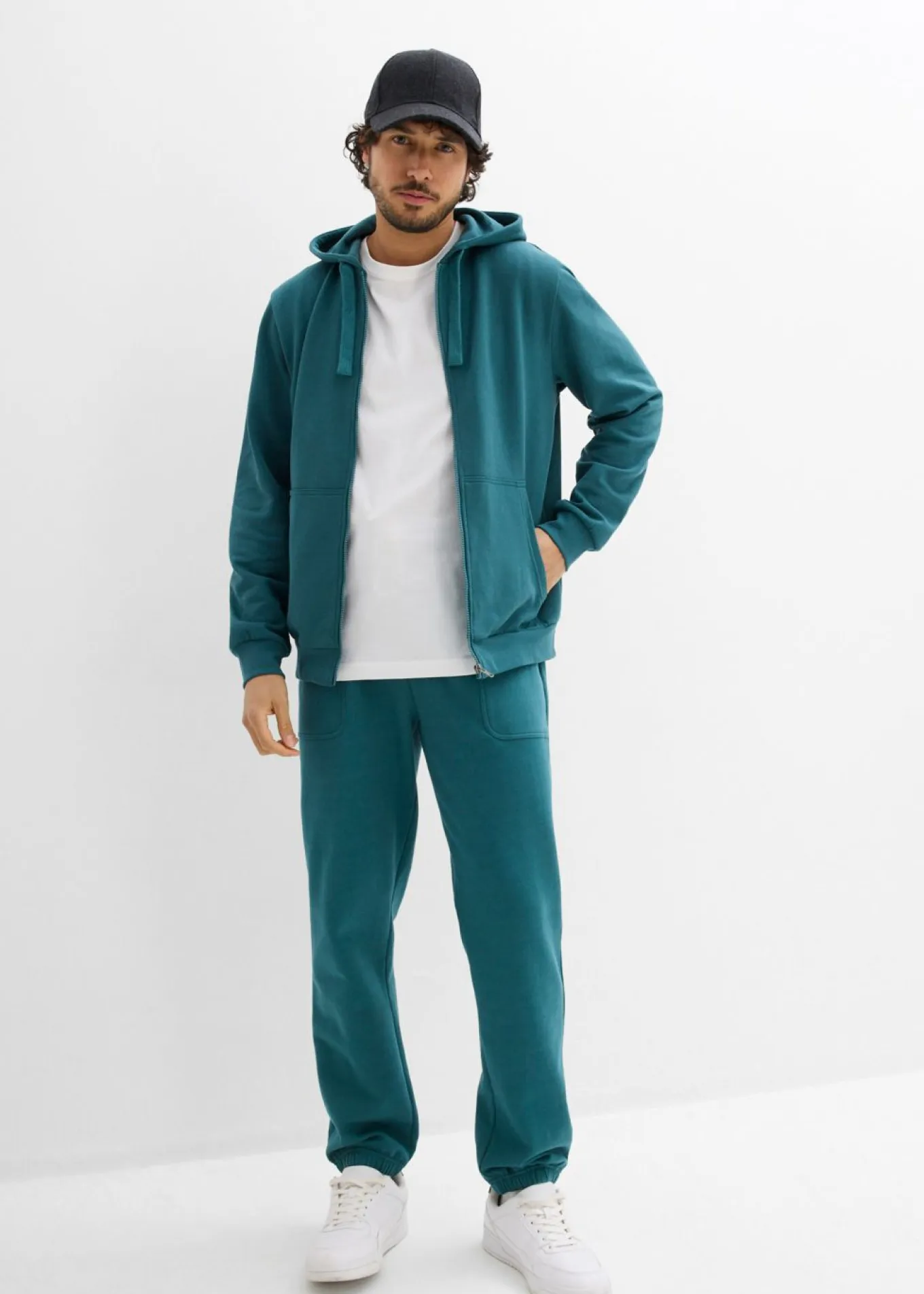 Chaqueta de chándal con capucha, regular fit