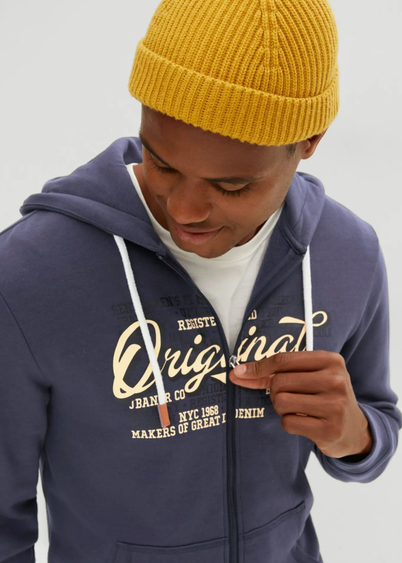 Chaqueta de chándal con capucha y cepillado interior
