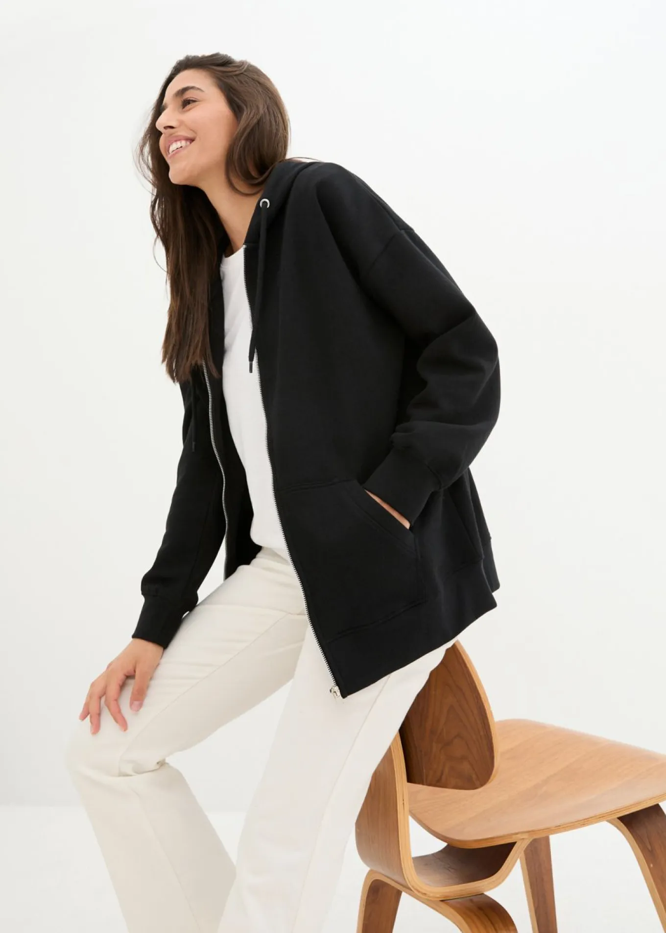 Chaqueta de chándal con capucha