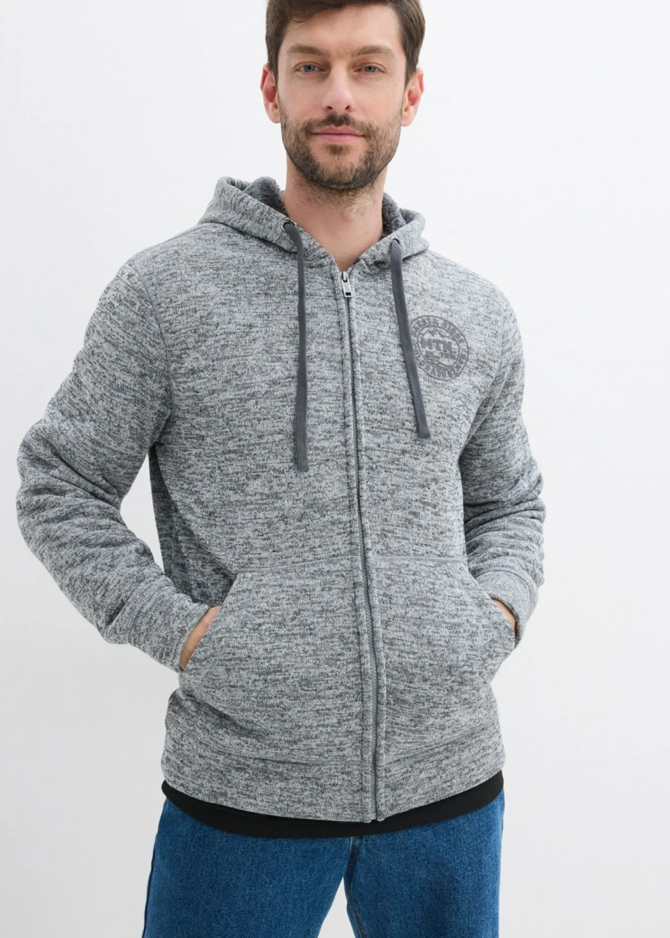 Chaqueta de chándal con capucha y forro polar