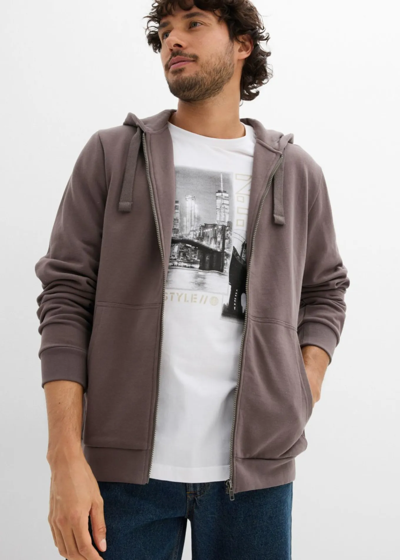 Chaqueta de chándal con capucha, regular fit