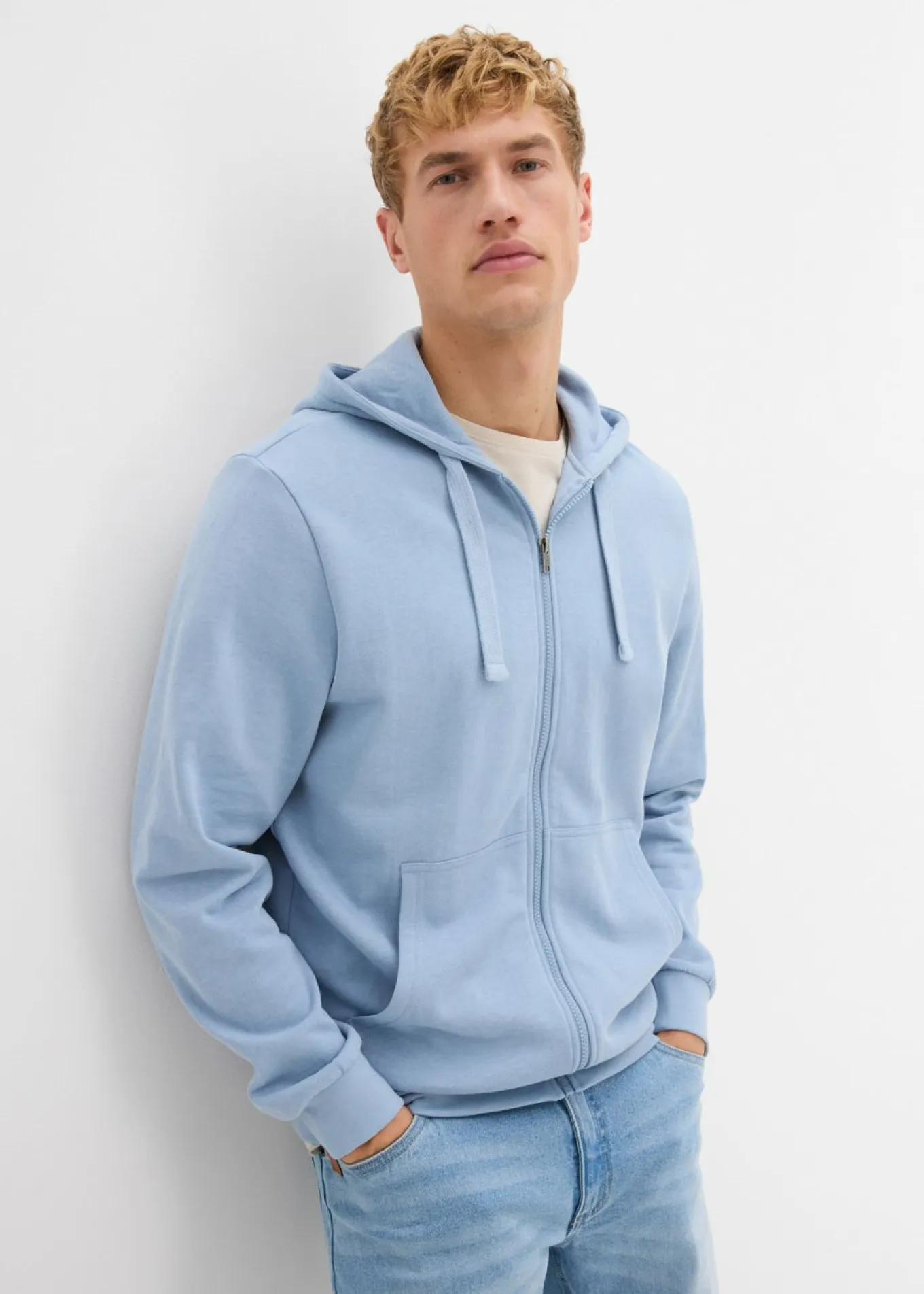 Chaqueta de chándal con capucha, regular fit