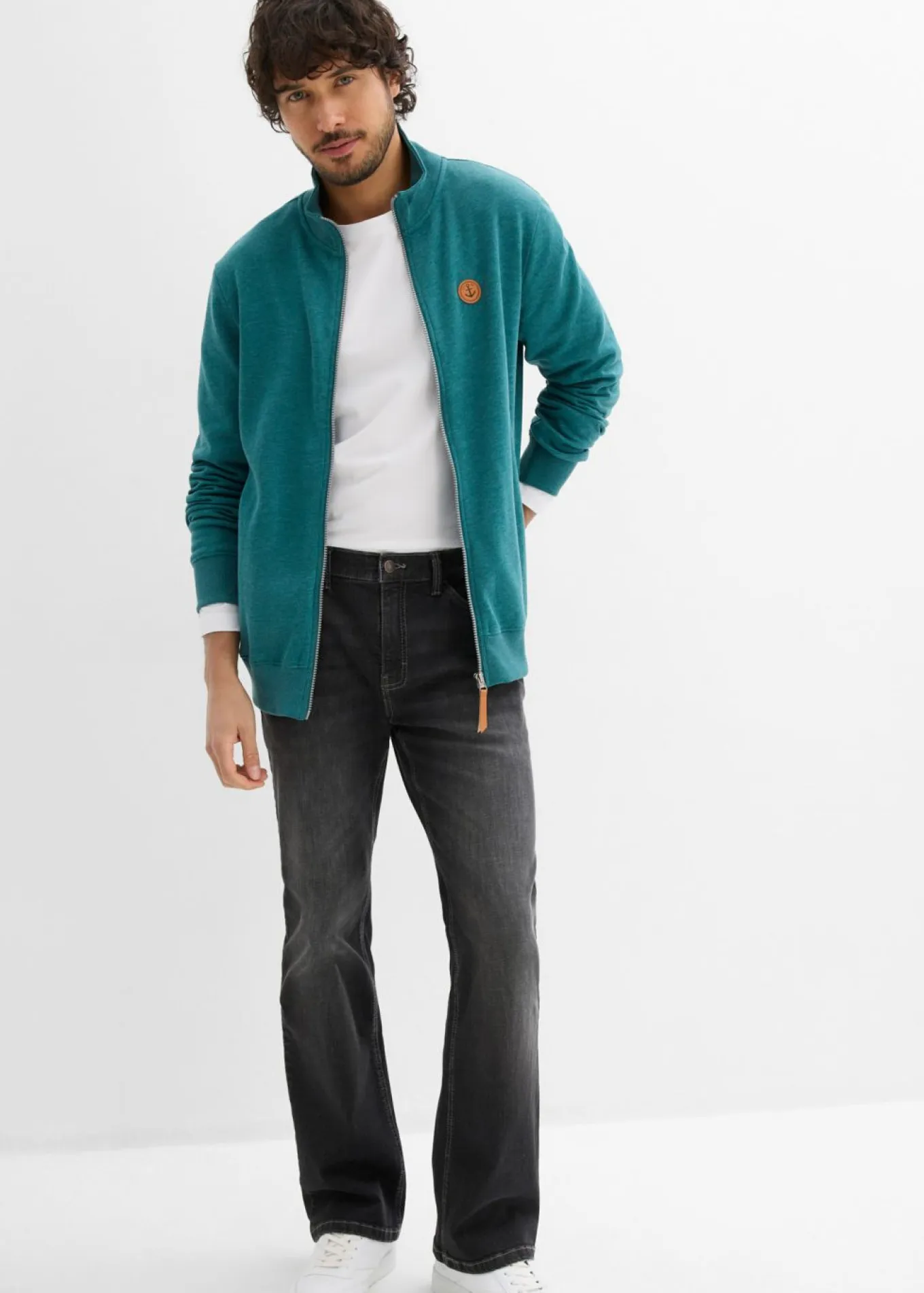 Chaqueta de chándal con cuello alto con detalles de piel sintética