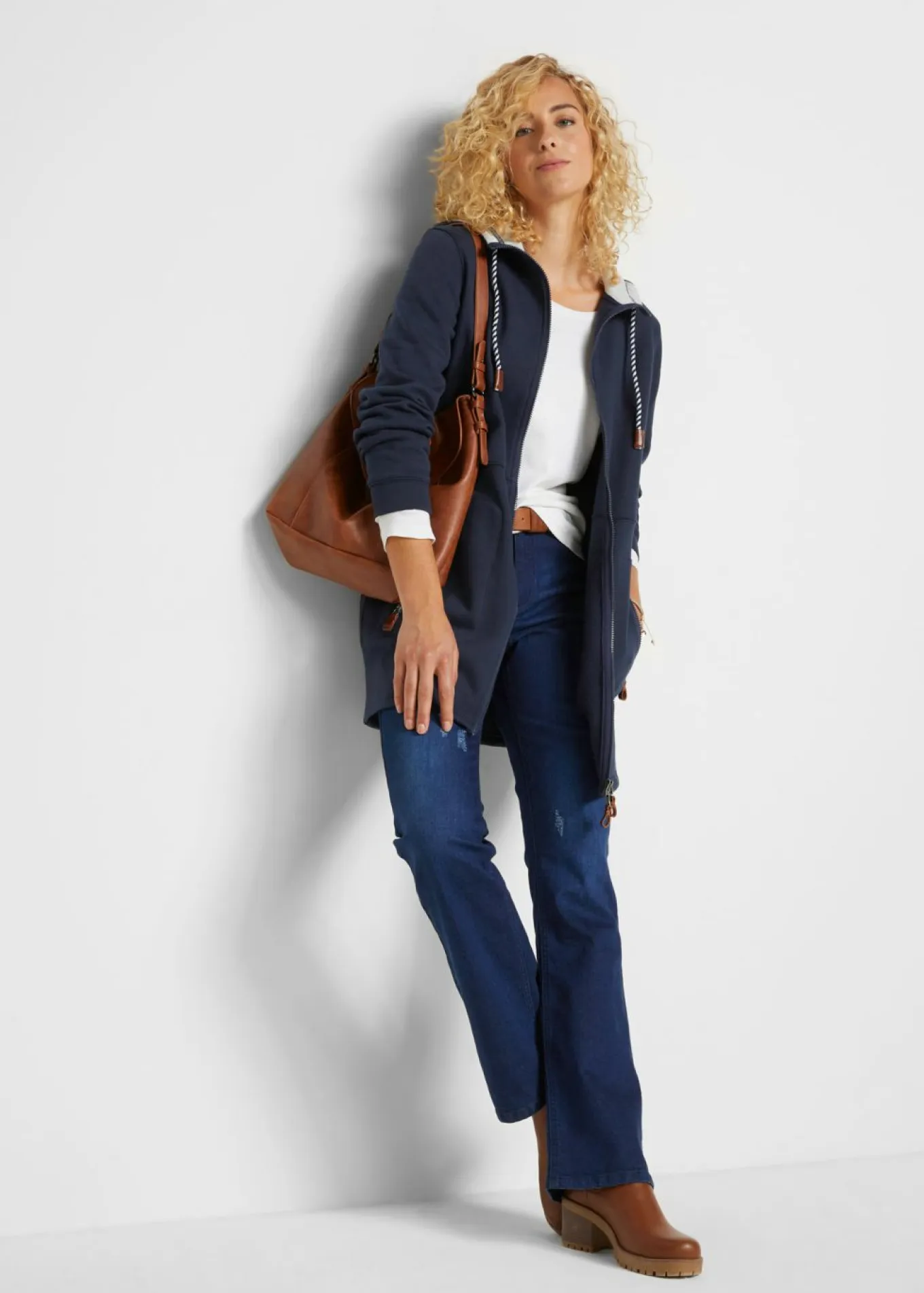 Chaqueta de chándal larga con capucha