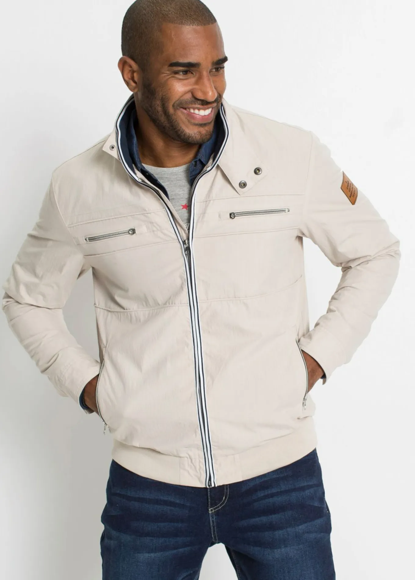Chaqueta de entretiempo con forma de cazadora y cuello alto