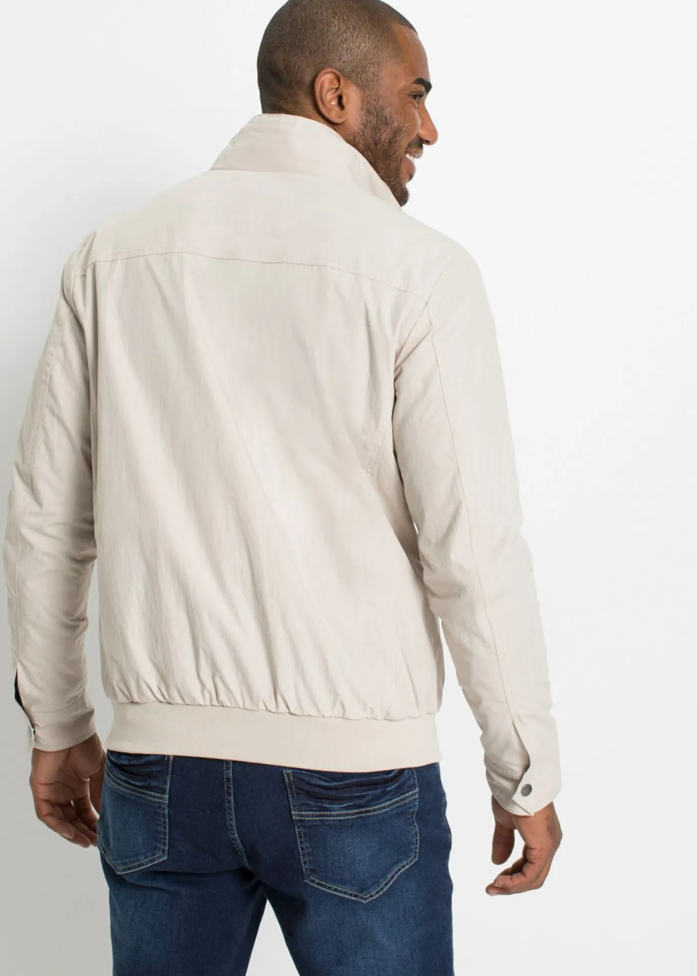 Chaqueta de entretiempo con forma de cazadora y cuello alto